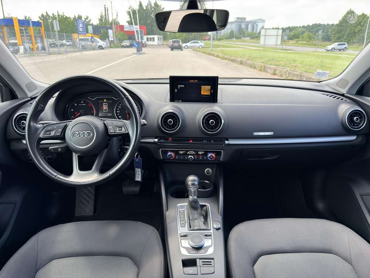 Audi A3, 1.6 l., Хэтчбек