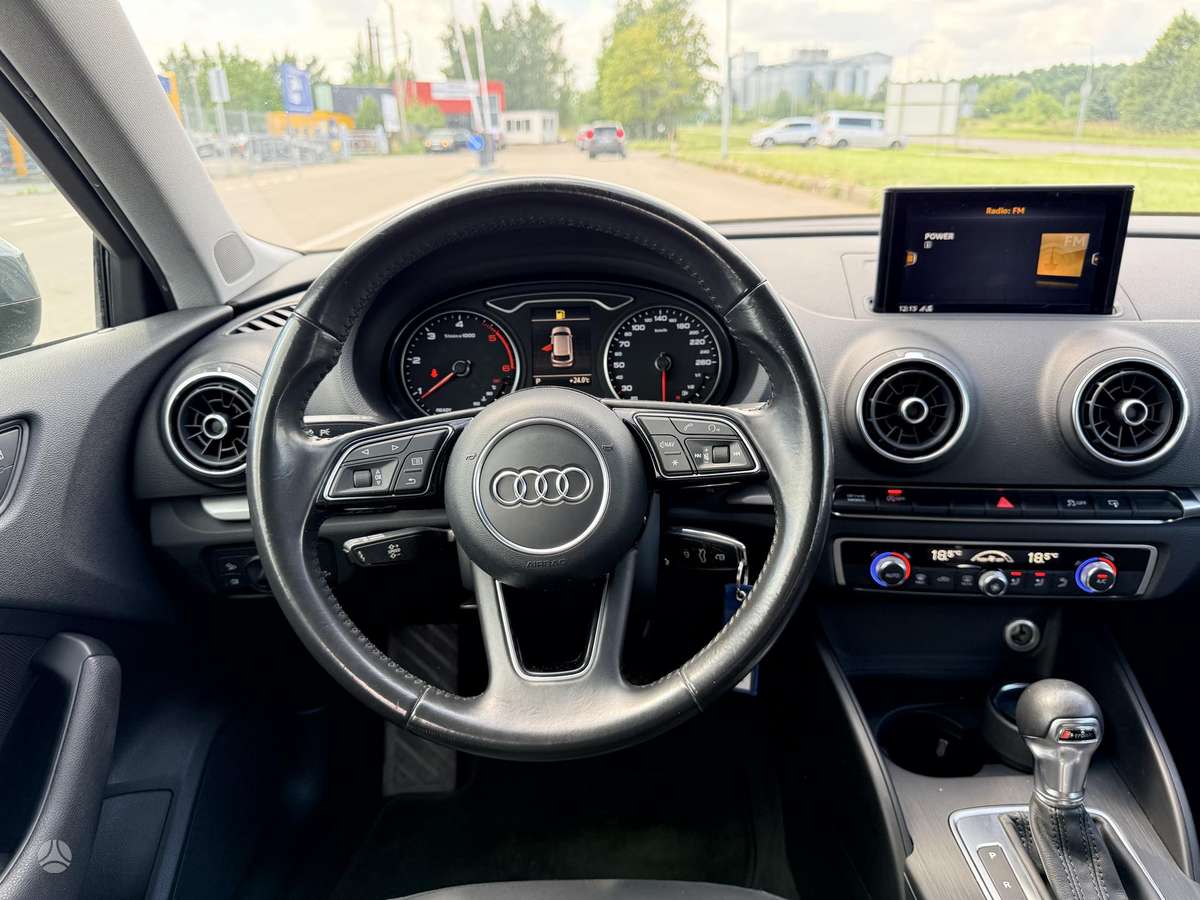 Audi A3, 1.6 l., hatchback