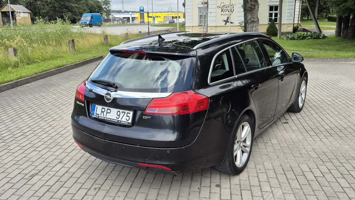 Opel Insignia, 2.0 l., wagon