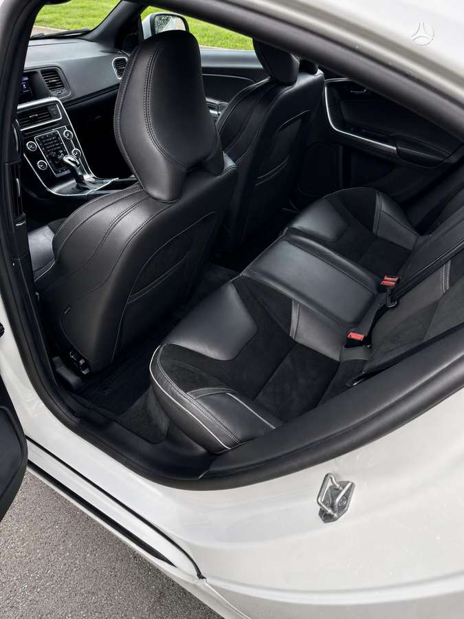 Volvo S60, 2.0 l., Седан
