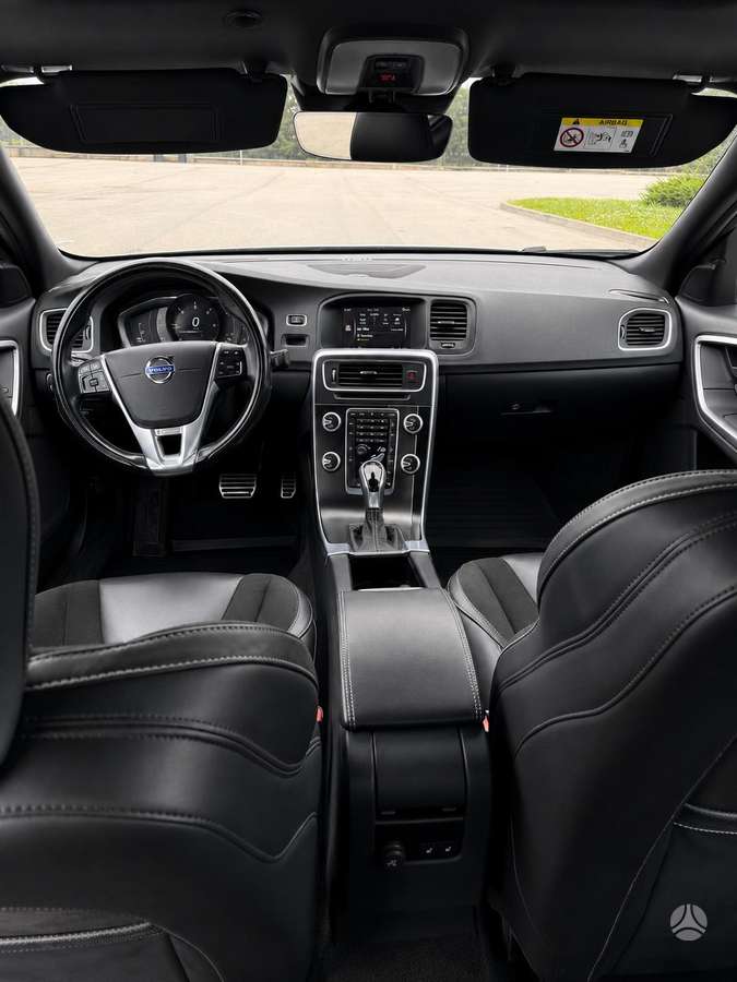 Volvo S60, 2.0 l., Седан