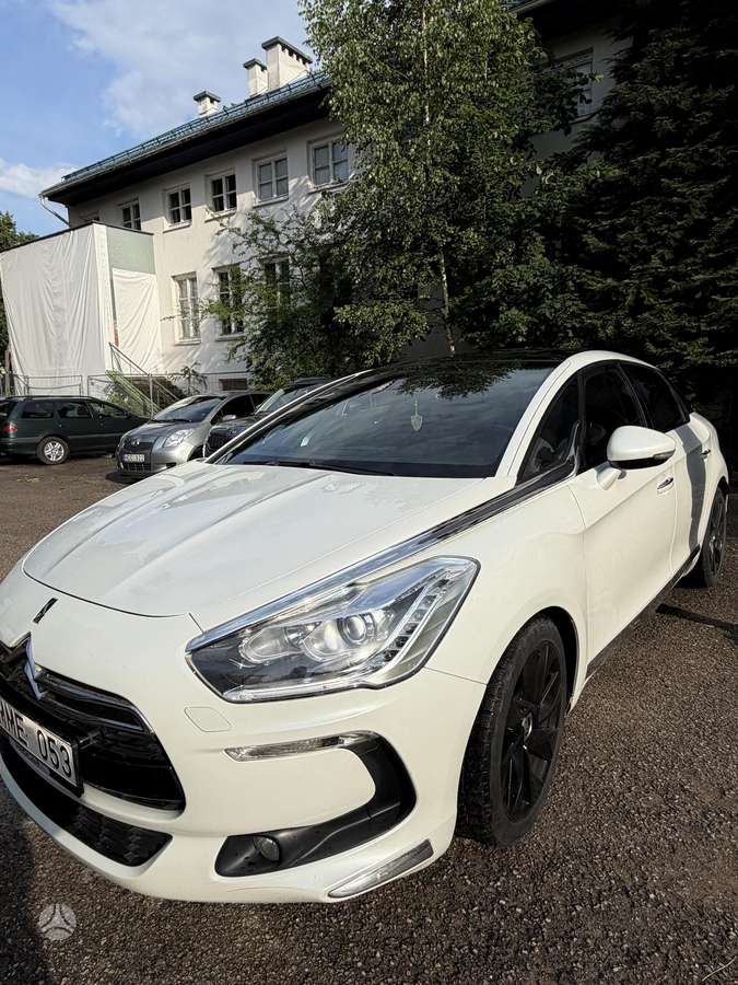 Citroen DS5, 1.6 l., hatchback