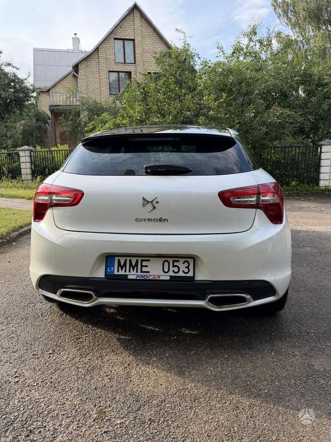 Citroen DS5, 1.6 l., hatchback
