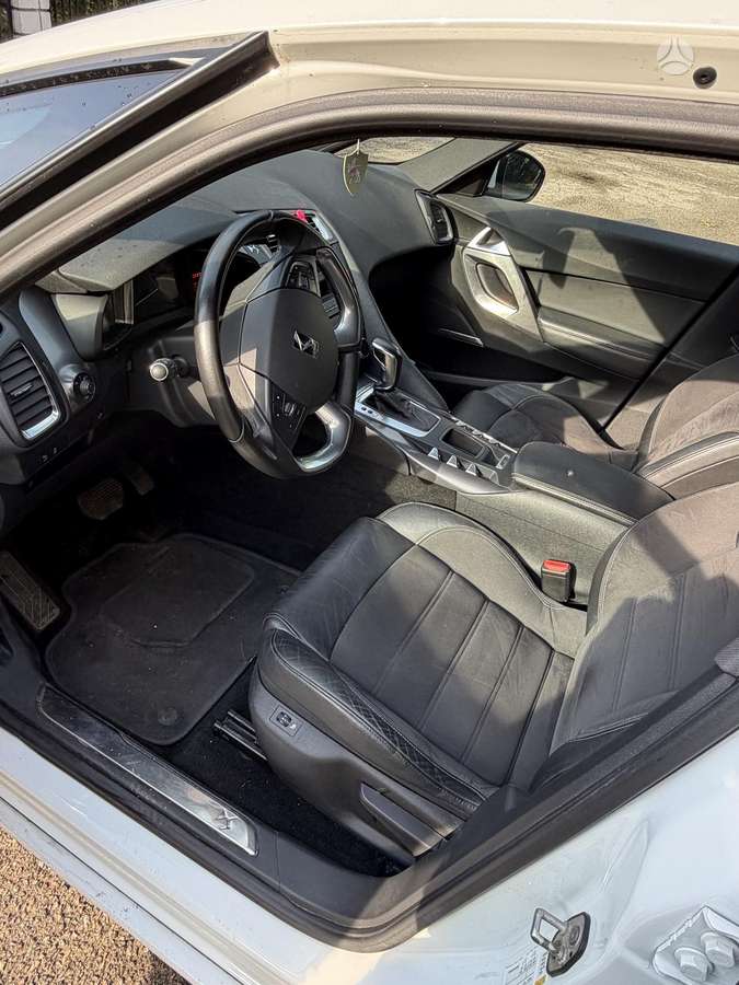 Citroen DS5, 1.6 l., Хэтчбек