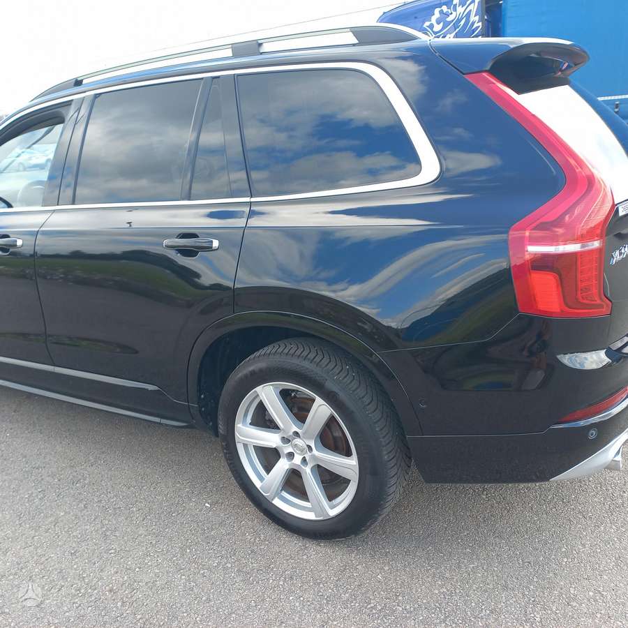 Volvo XC90 - 10