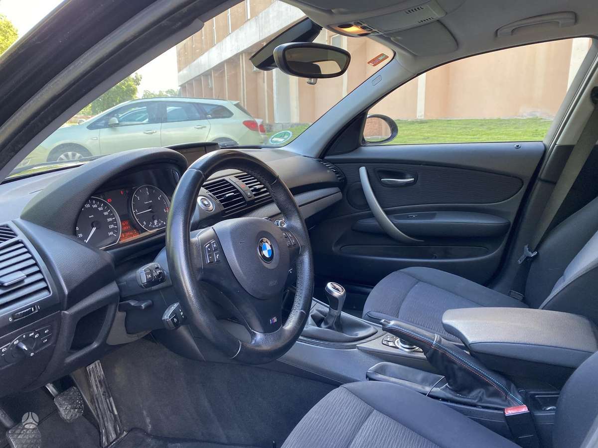 BMW 120, 2.0 l., hatchback