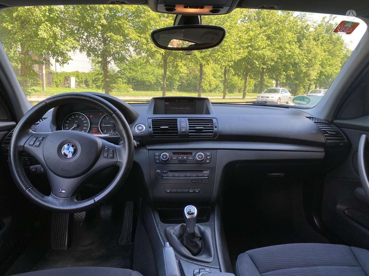 BMW 120, 2.0 l., hatchback
