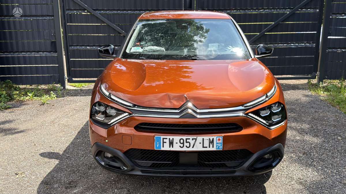 Citroen C4, 1.2 l., hatchback
