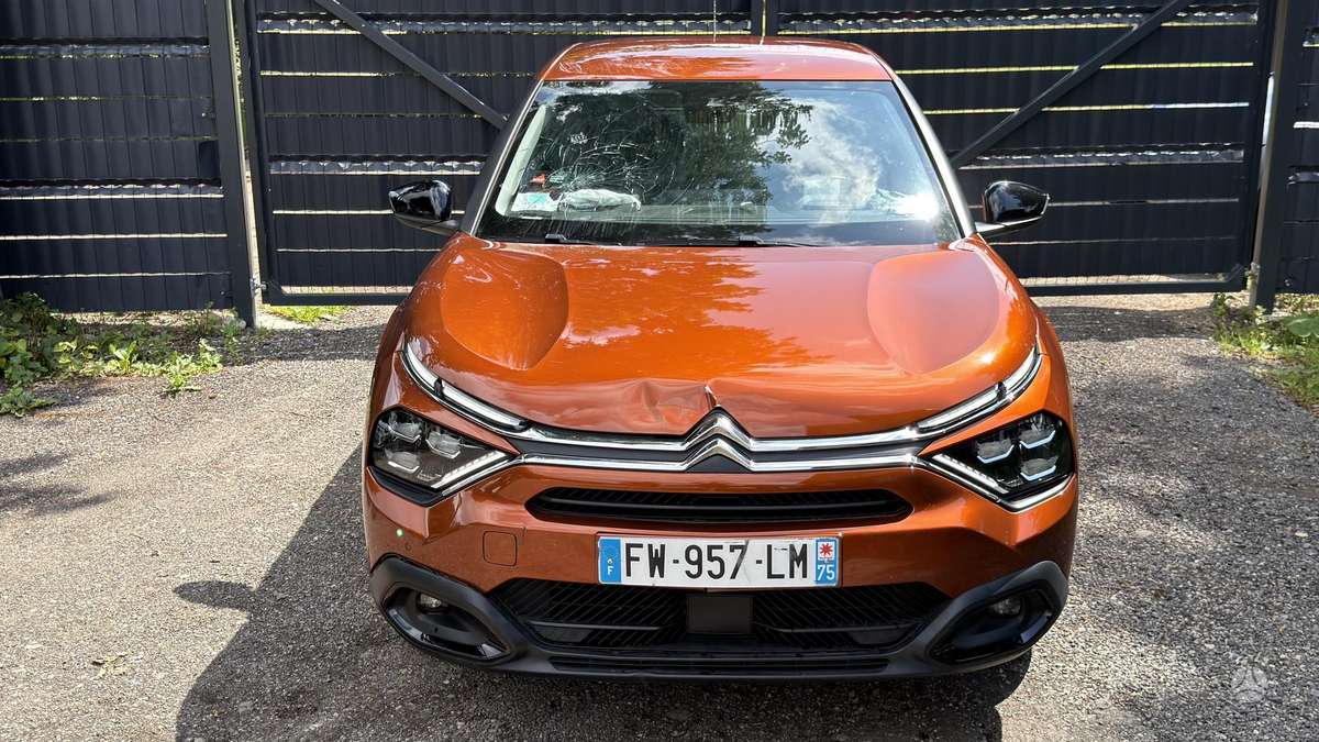 Citroen C4, 1.2 l., Хэтчбек