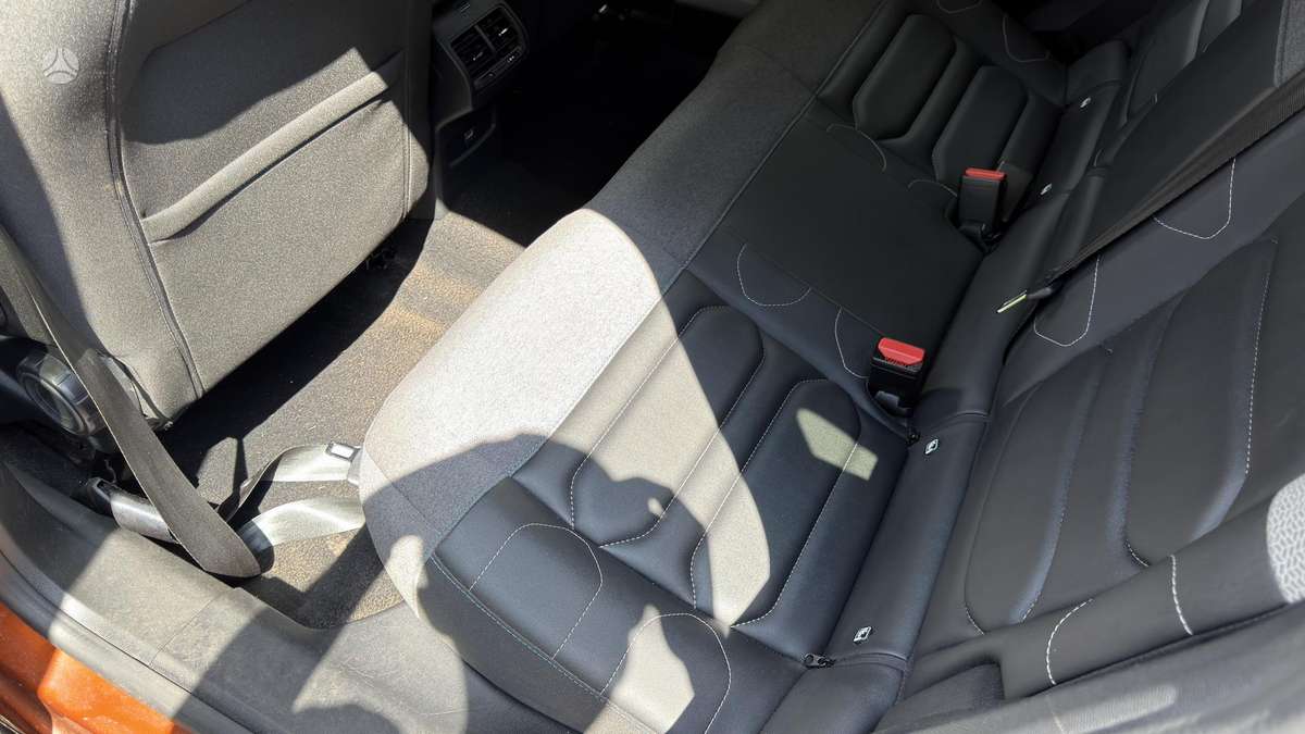 Citroen C4, 1.2 l., Хэтчбек