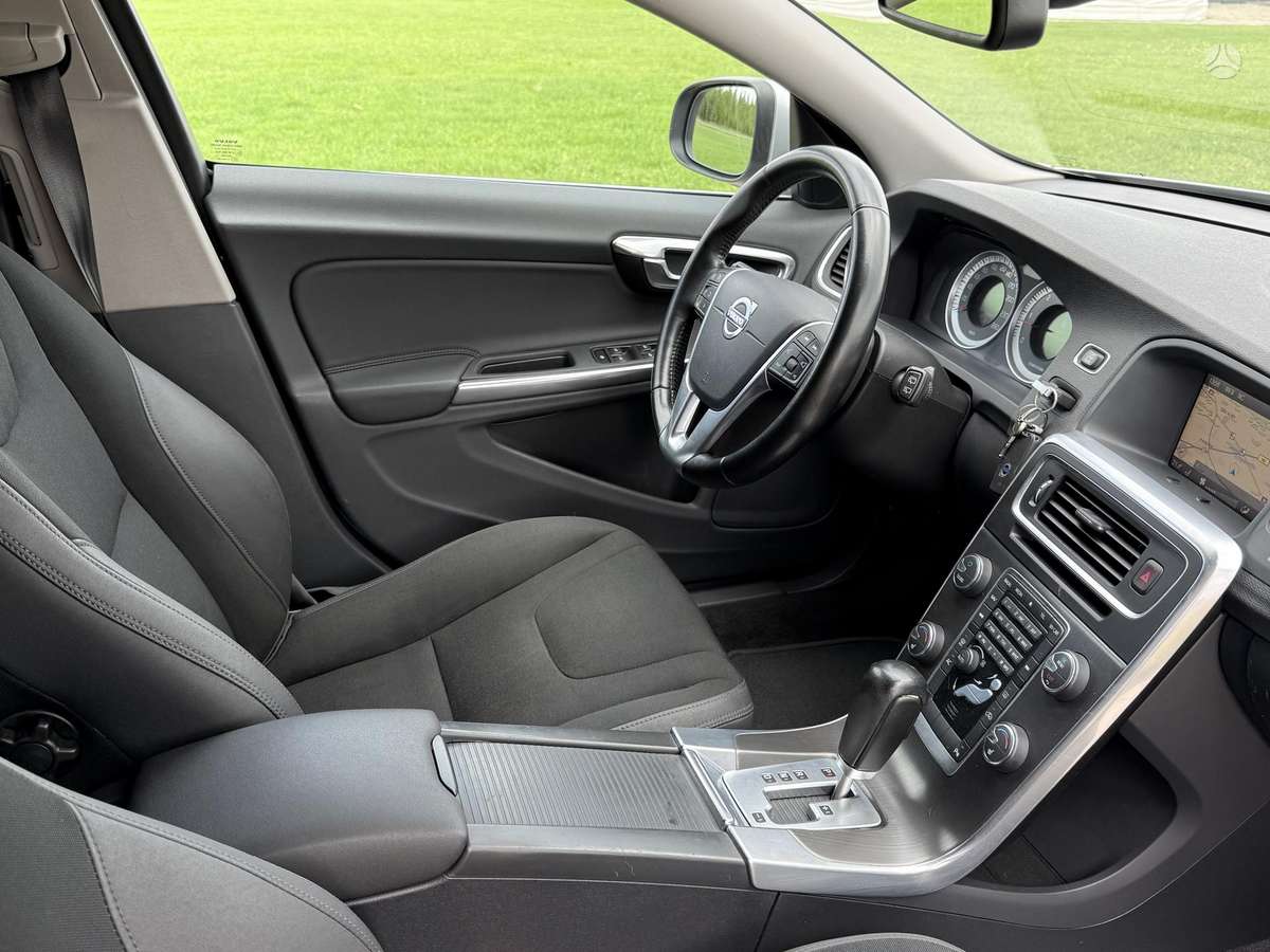 Volvo V60, 2.4 l., universalas