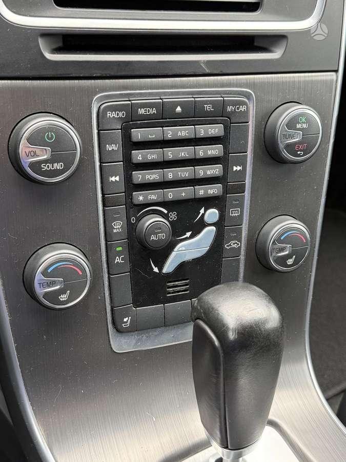 Volvo V60, 2.4 l., universalas