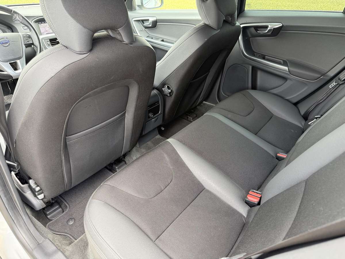 Volvo V60, 2.4 l., universalas