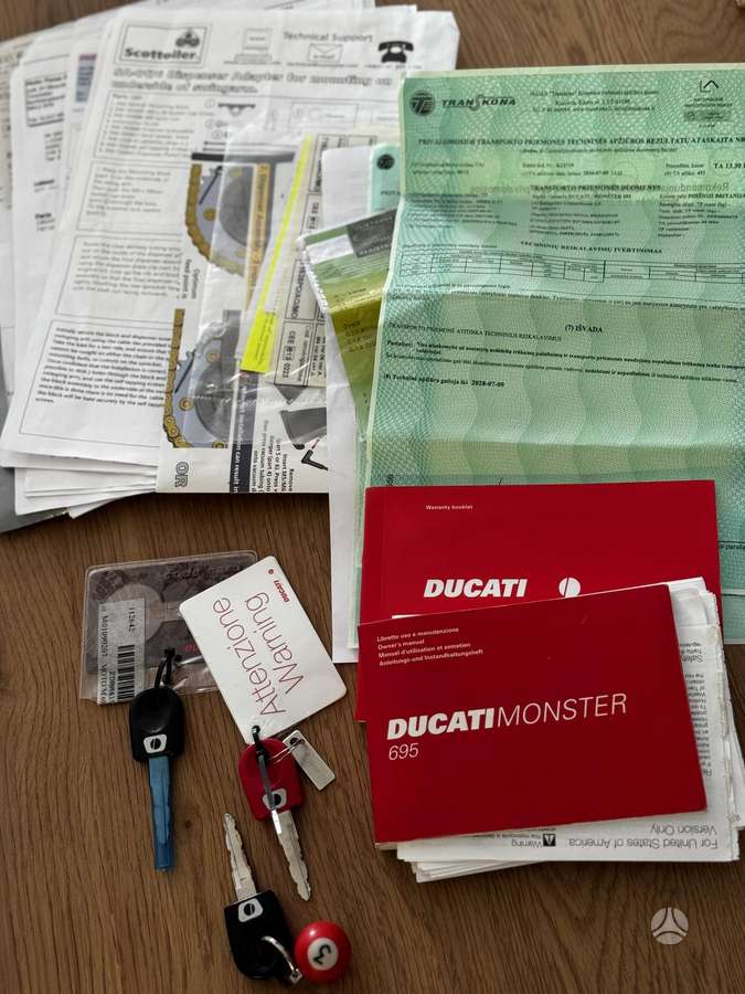 Ducati Monster 695cc, street / classic
