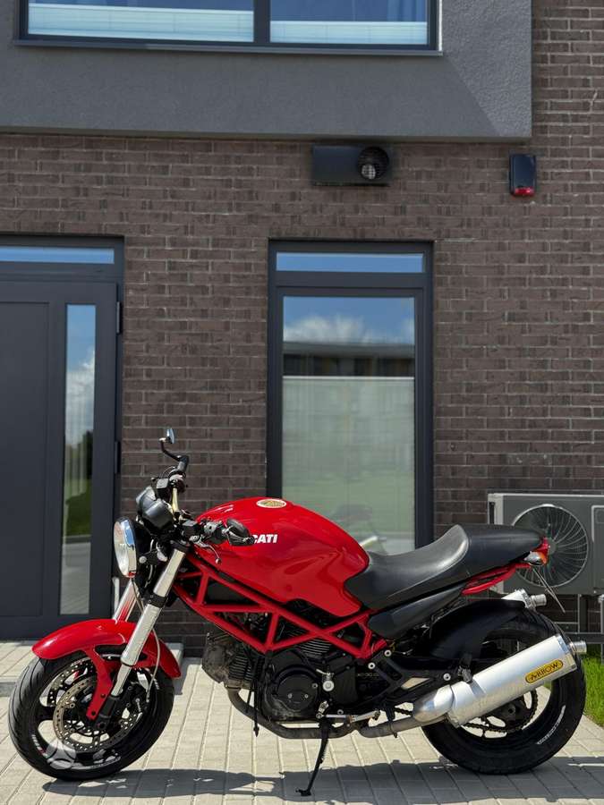 Ducati Monster 695cc, street / classic