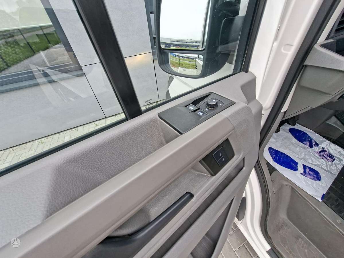 Volkswagen Crafter - 11