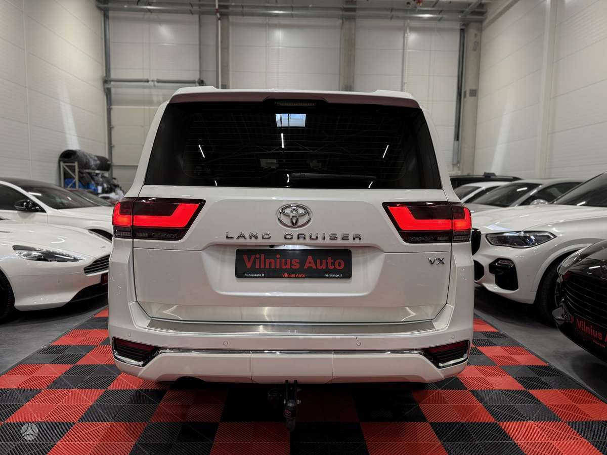 Toyota Land Cruiser - 5