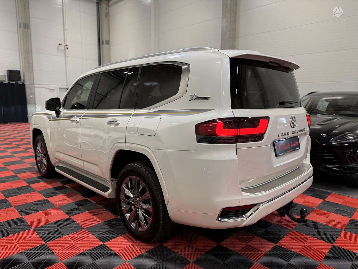 Toyota Land Cruiser - 6