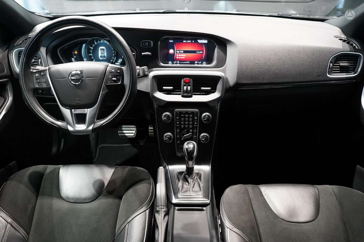 Volvo V40, 2.0 l., Хэтчбек