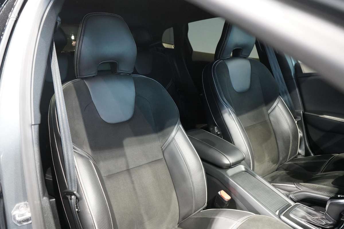 Volvo V40, 2.0 l., Хэтчбек