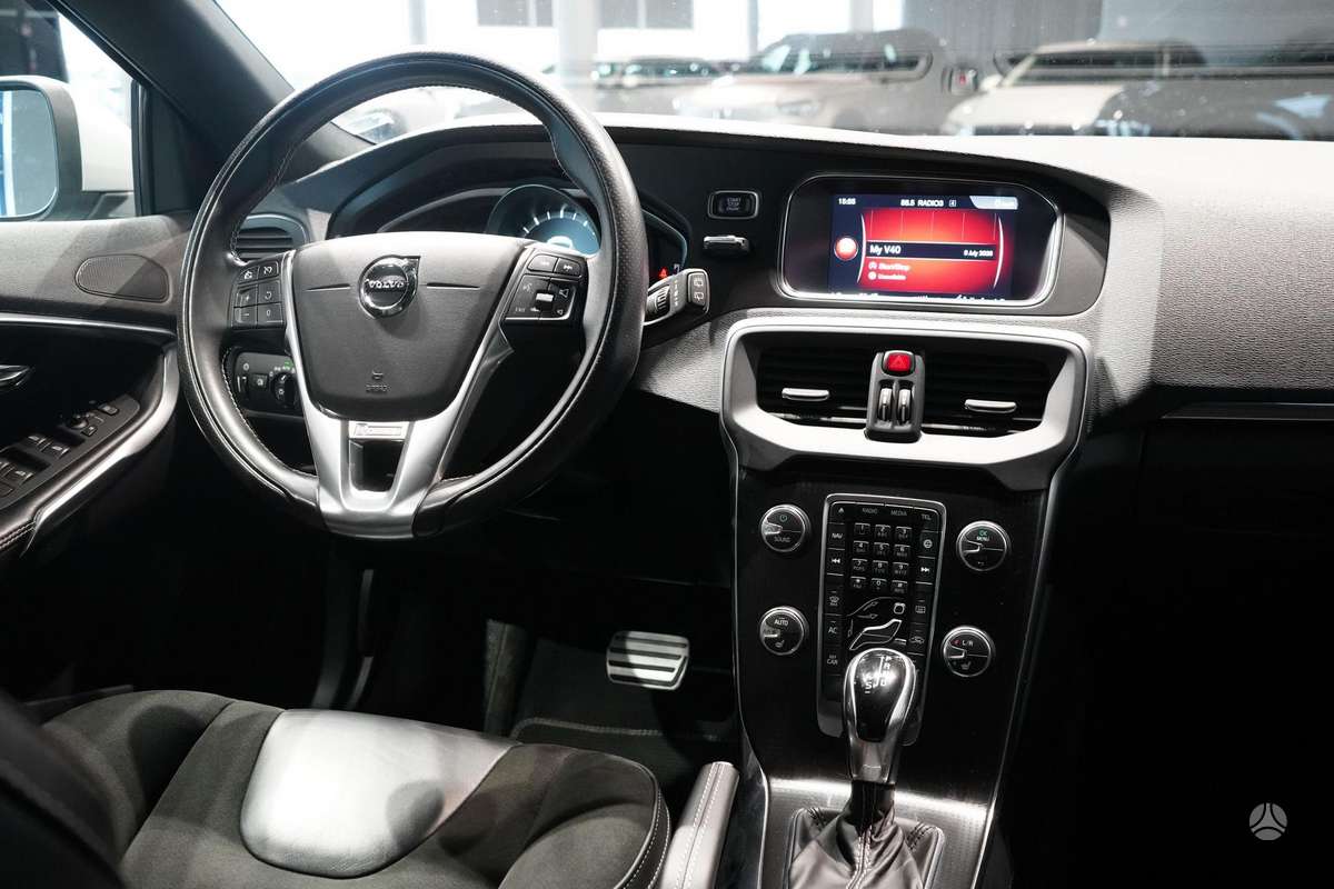 Volvo V40, 2.0 l., Хэтчбек