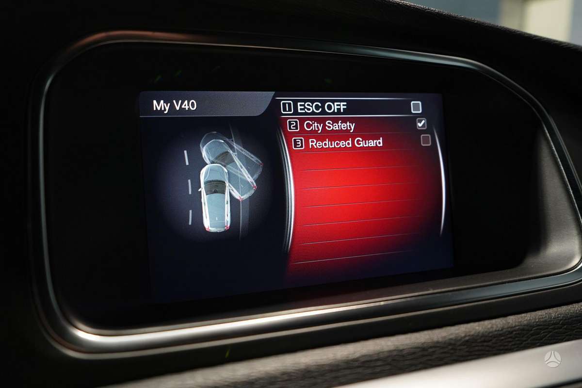 Volvo V40, 2.0 l., Хэтчбек