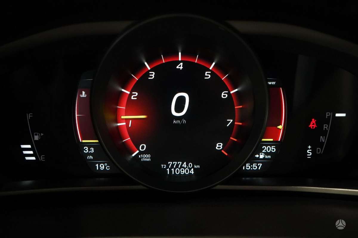 Volvo V40, 2.0 l., Хэтчбек