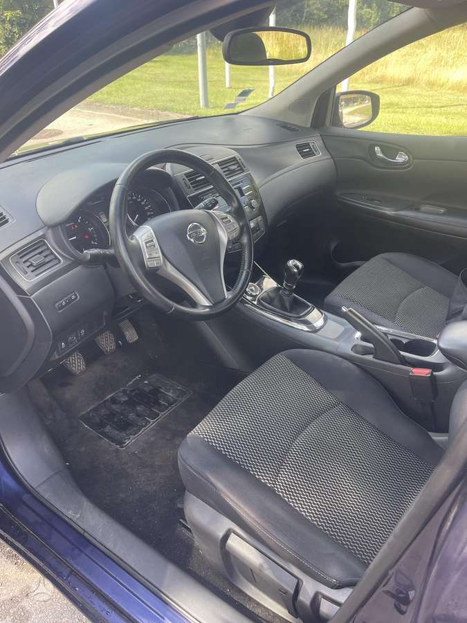 Nissan Pulsar, 1.5 l., Хэтчбек