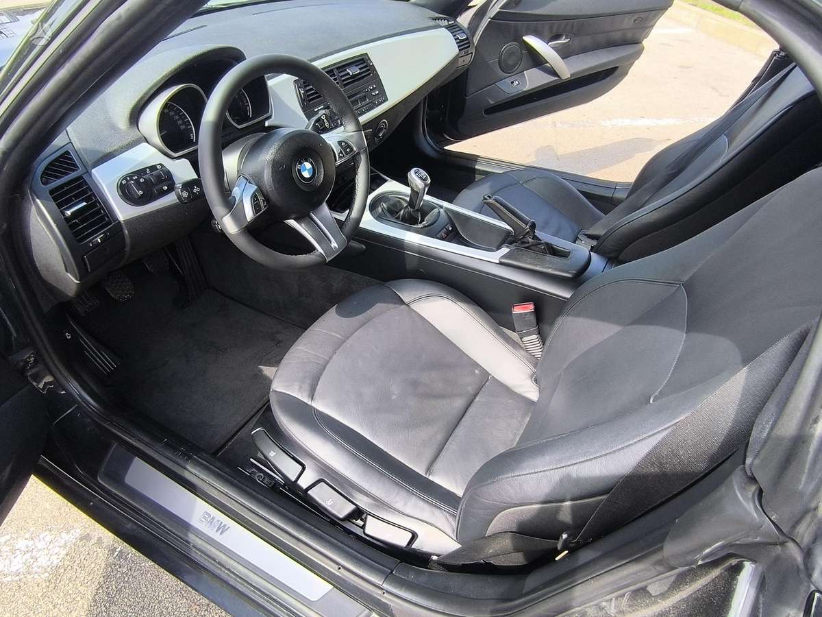 BMW Z4, 2.2 l., convertible