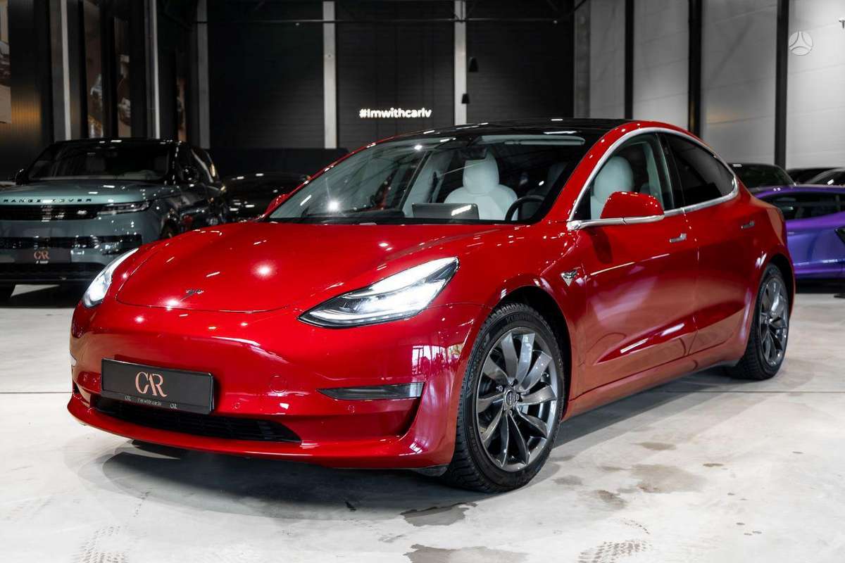 Tesla Model 3, 81 kWh, hatchback