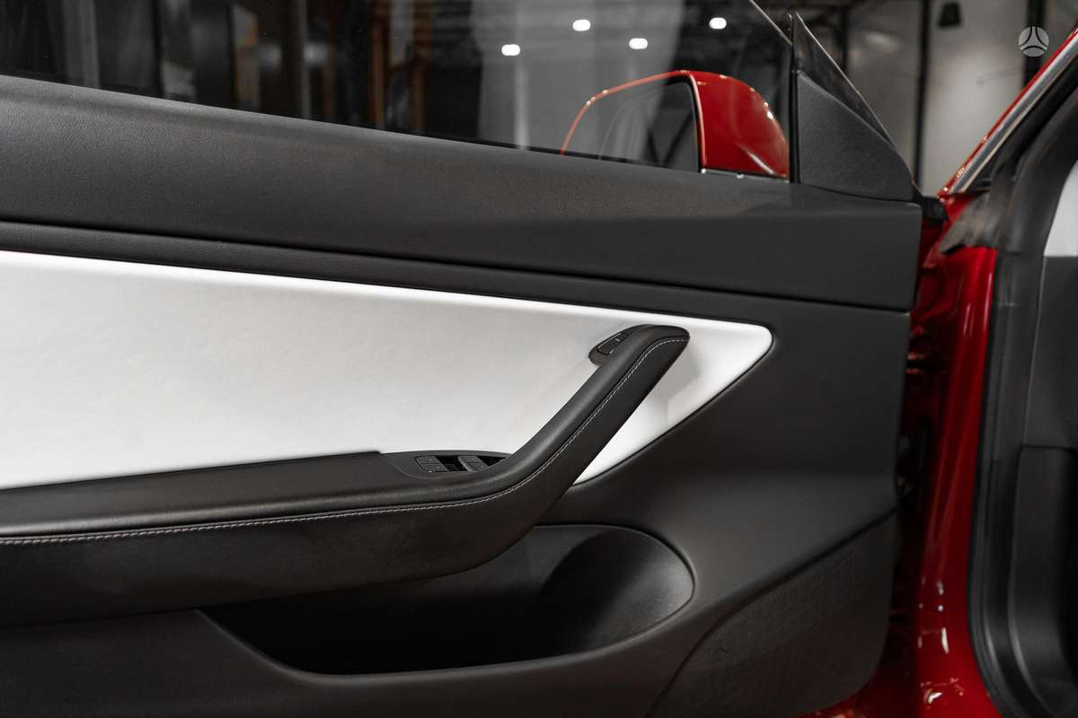 Tesla Model 3, 81 кВт·ч, Хэтчбек