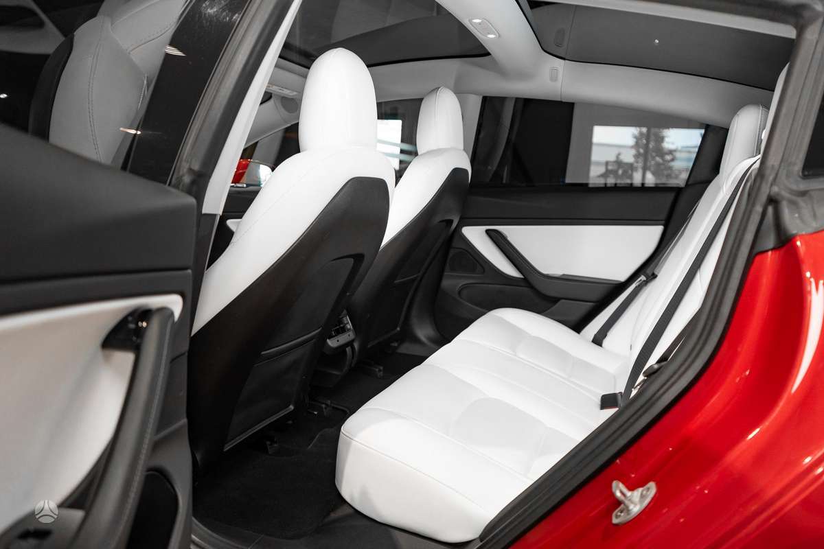 Tesla Model 3, 81 кВт·ч, Хэтчбек