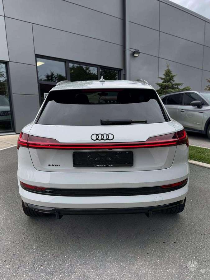 Audi e-tron, 95 kWh, off-road / crossover