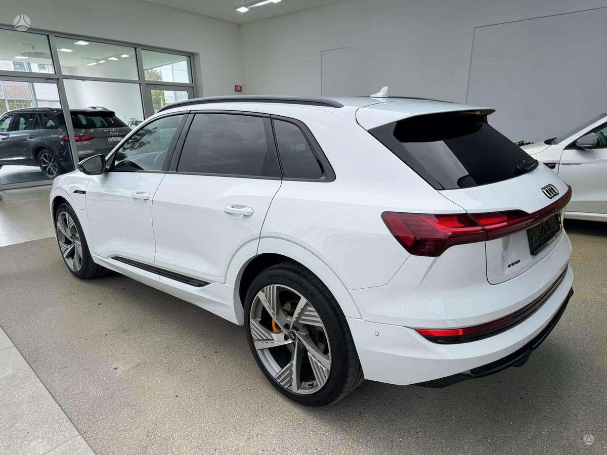 Audi e-tron, 95 kWh, off-road / crossover