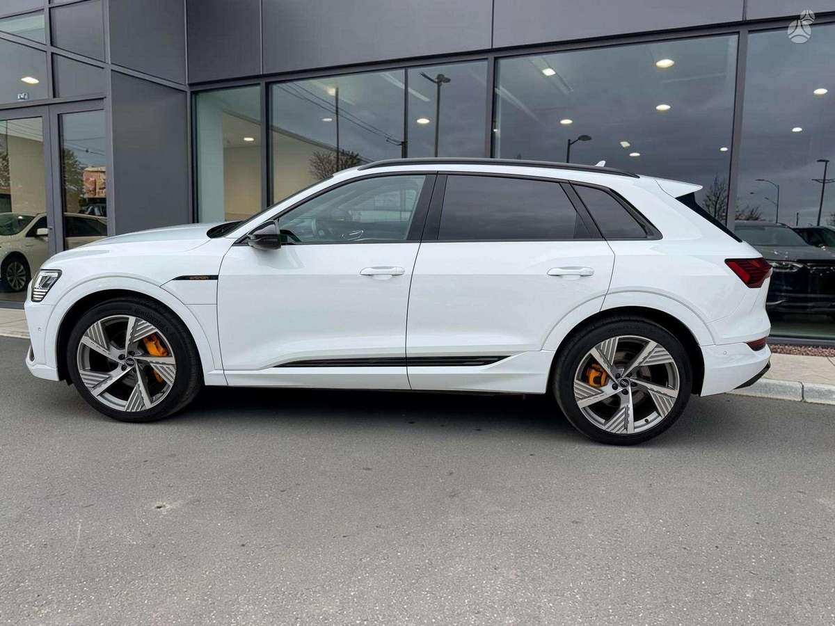 Audi e-tron, 95 kWh, off-road / crossover