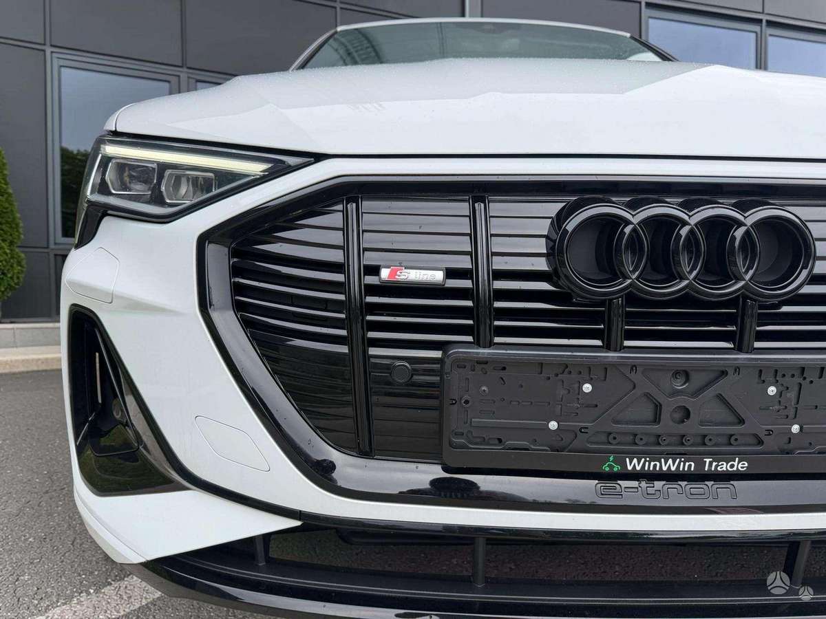 Audi e-tron, 95 kWh, off-road / crossover