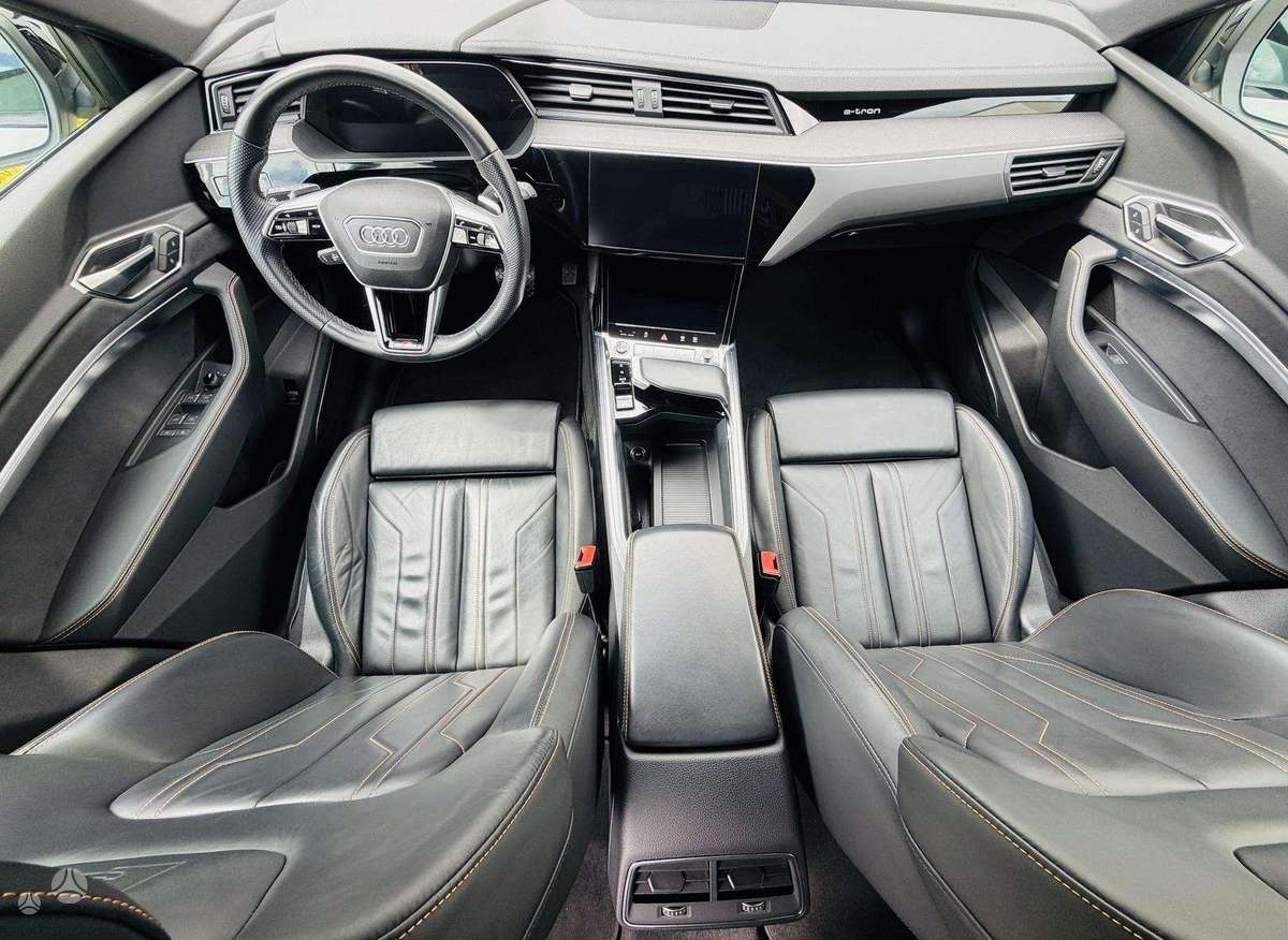 Audi e-tron, 95 kWh, off-road / crossover