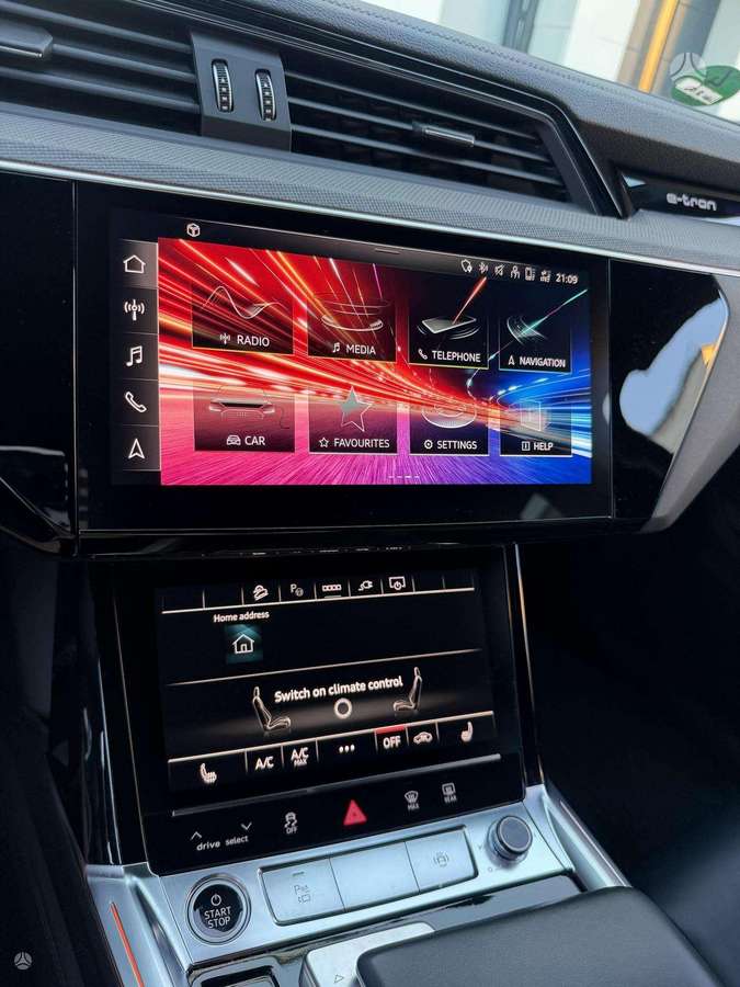 Audi e-tron, 95 kWh, off-road / crossover