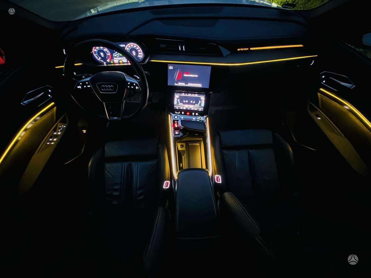 Audi e-tron, 95 kWh, off-road / crossover