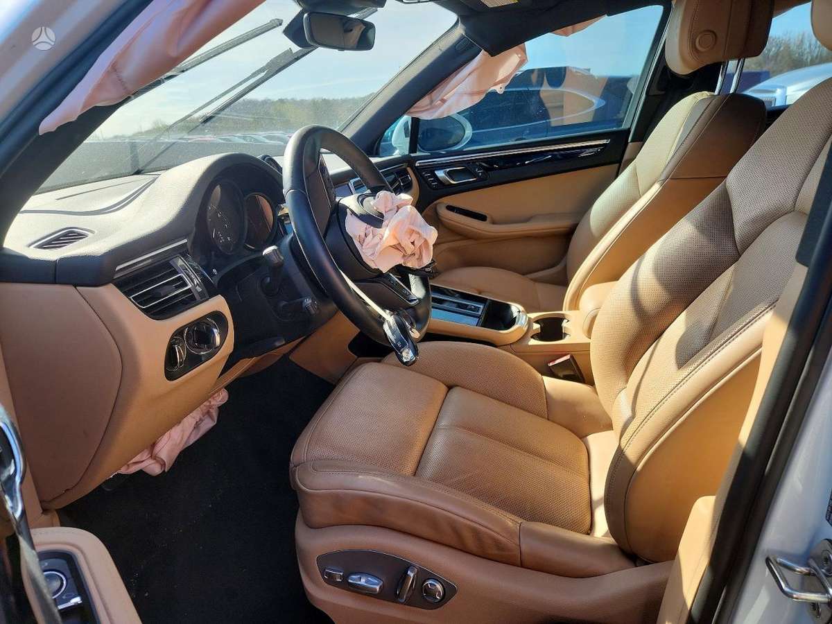 Porsche Macan - 12