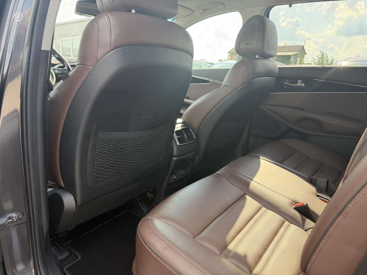 Kia Sorento, 2.2 l., off-road / crossover