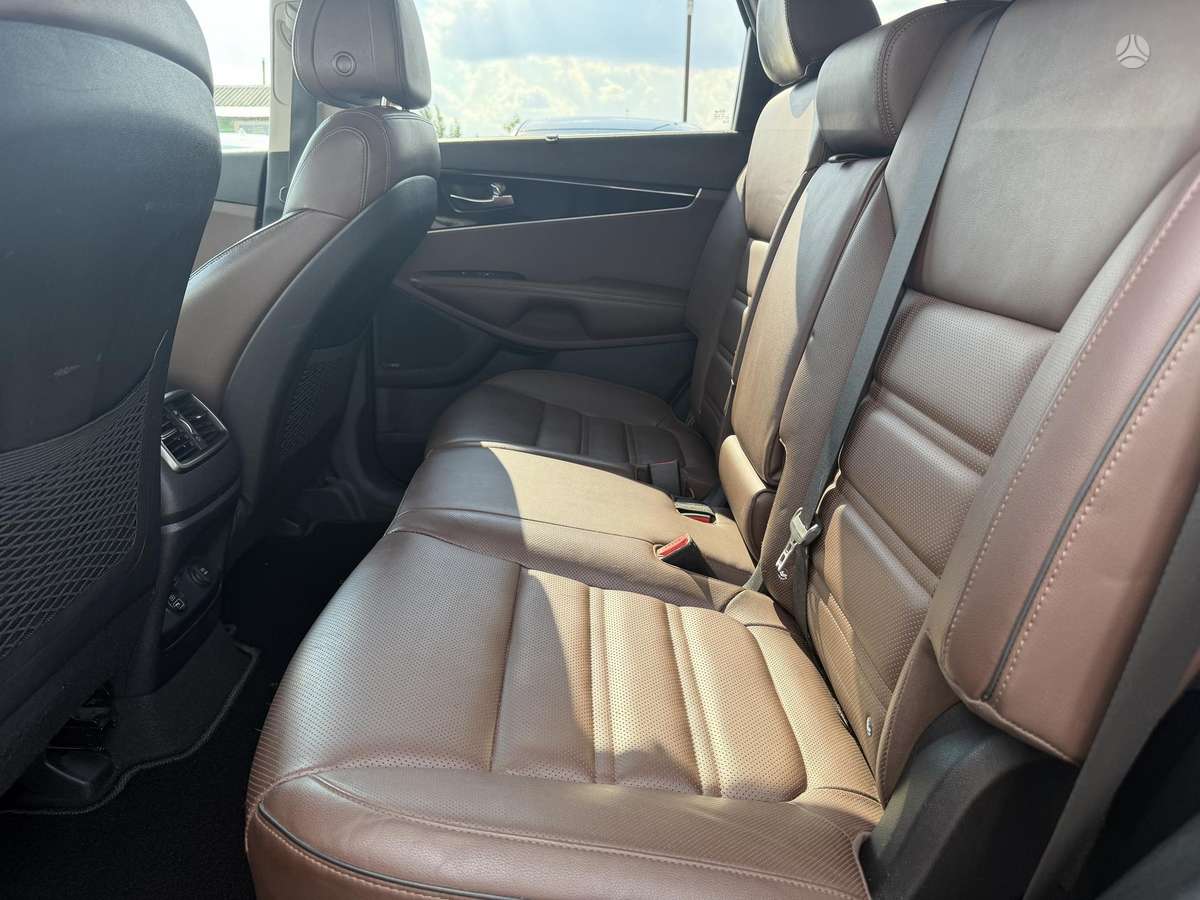 Kia Sorento, 2.2 l., off-road / crossover