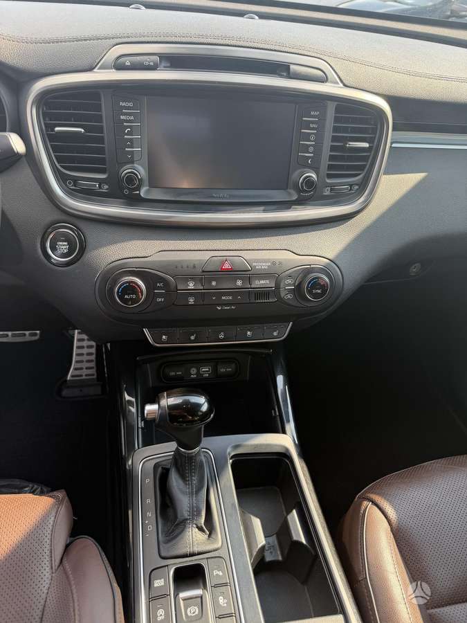 Kia Sorento, 2.2 l., off-road / crossover