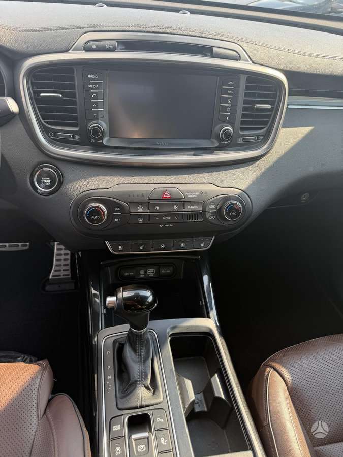 Kia Sorento, 2.2 l., Внедорожник / Кроссовер