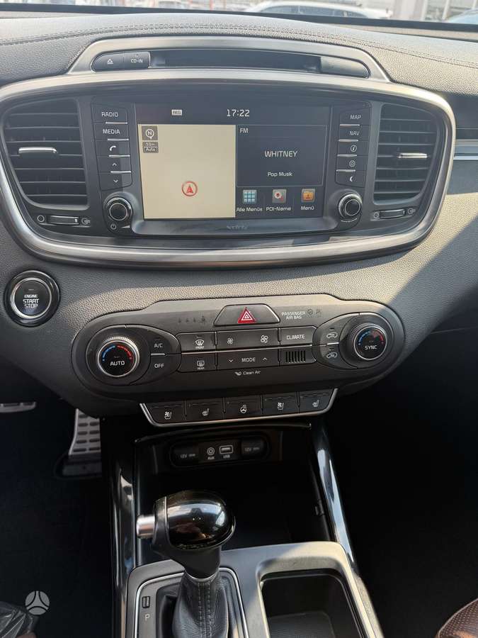 Kia Sorento, 2.2 l., off-road / crossover