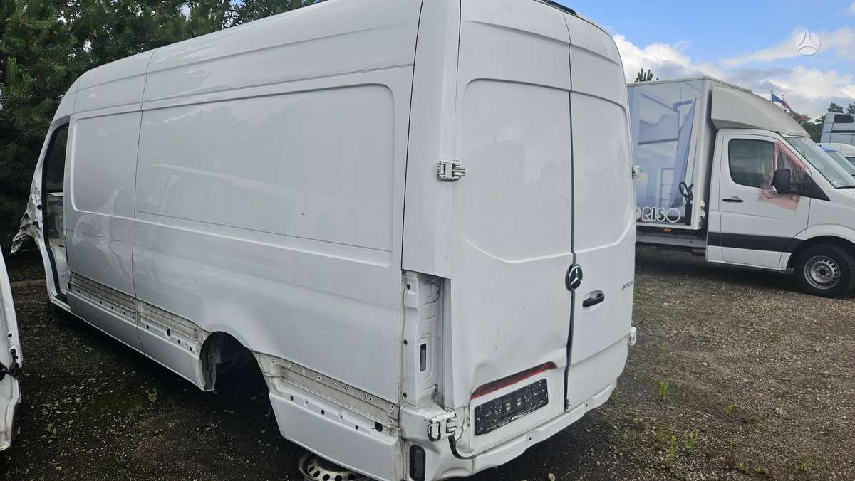 Mercedes-Benz Sprinter, cargo vans