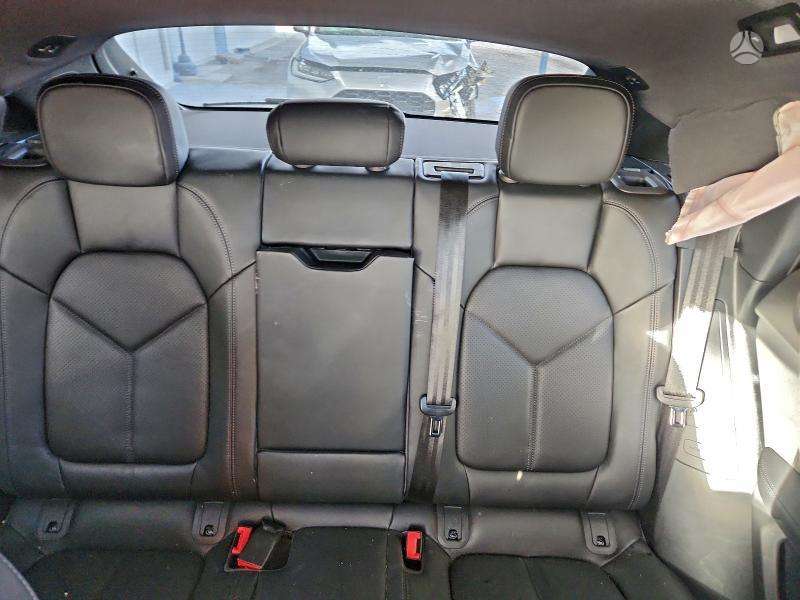 Porsche Macan, 2.0 l., off-road / crossover