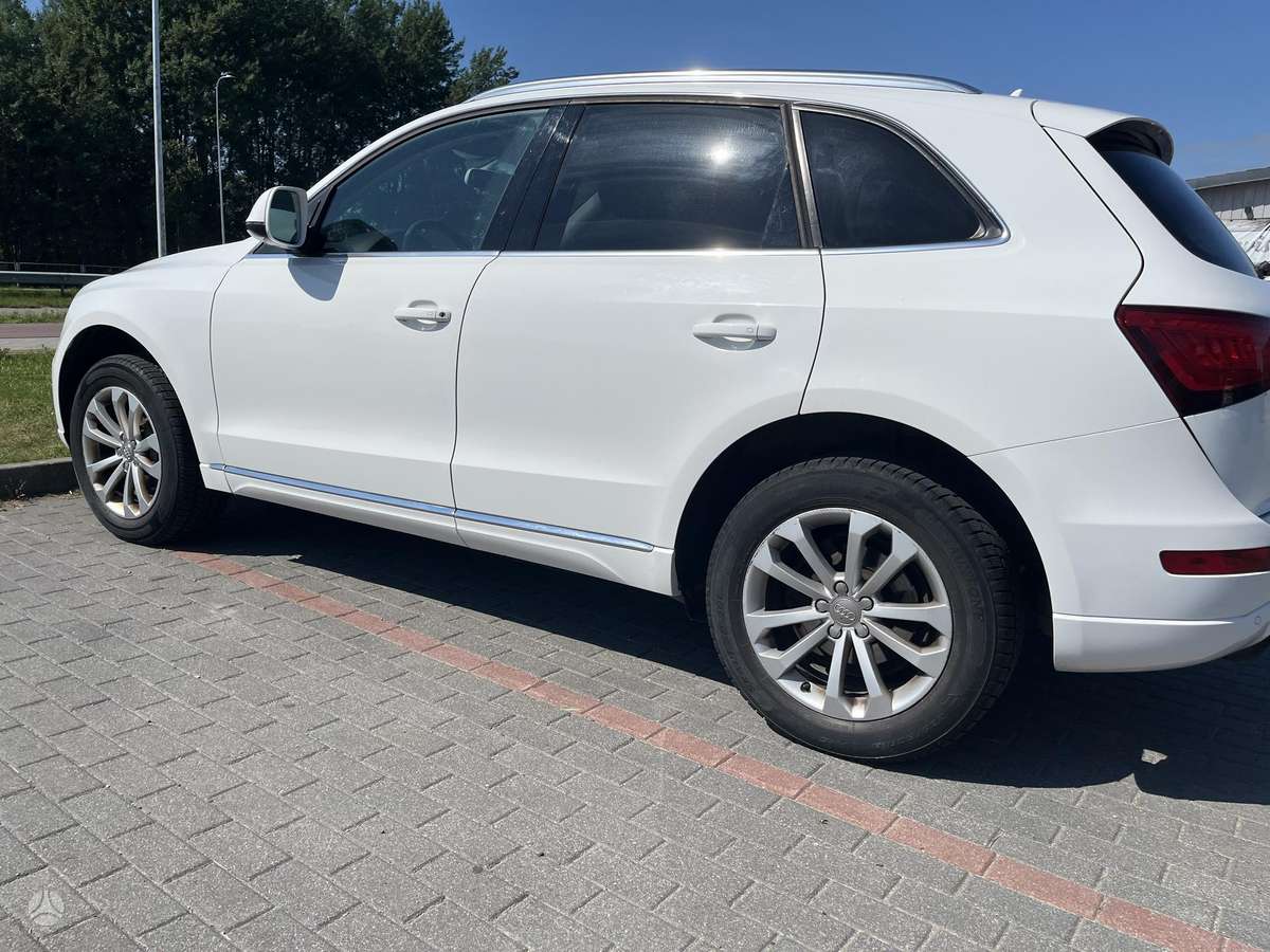 Audi Q5, 2.0 l., off-road / crossover