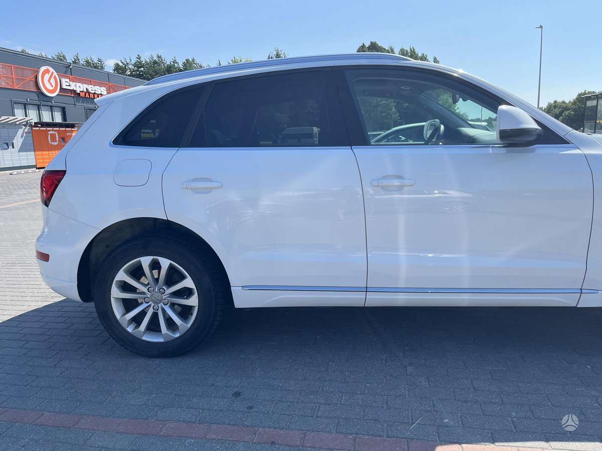 Audi Q5, 2.0 l., off-road / crossover