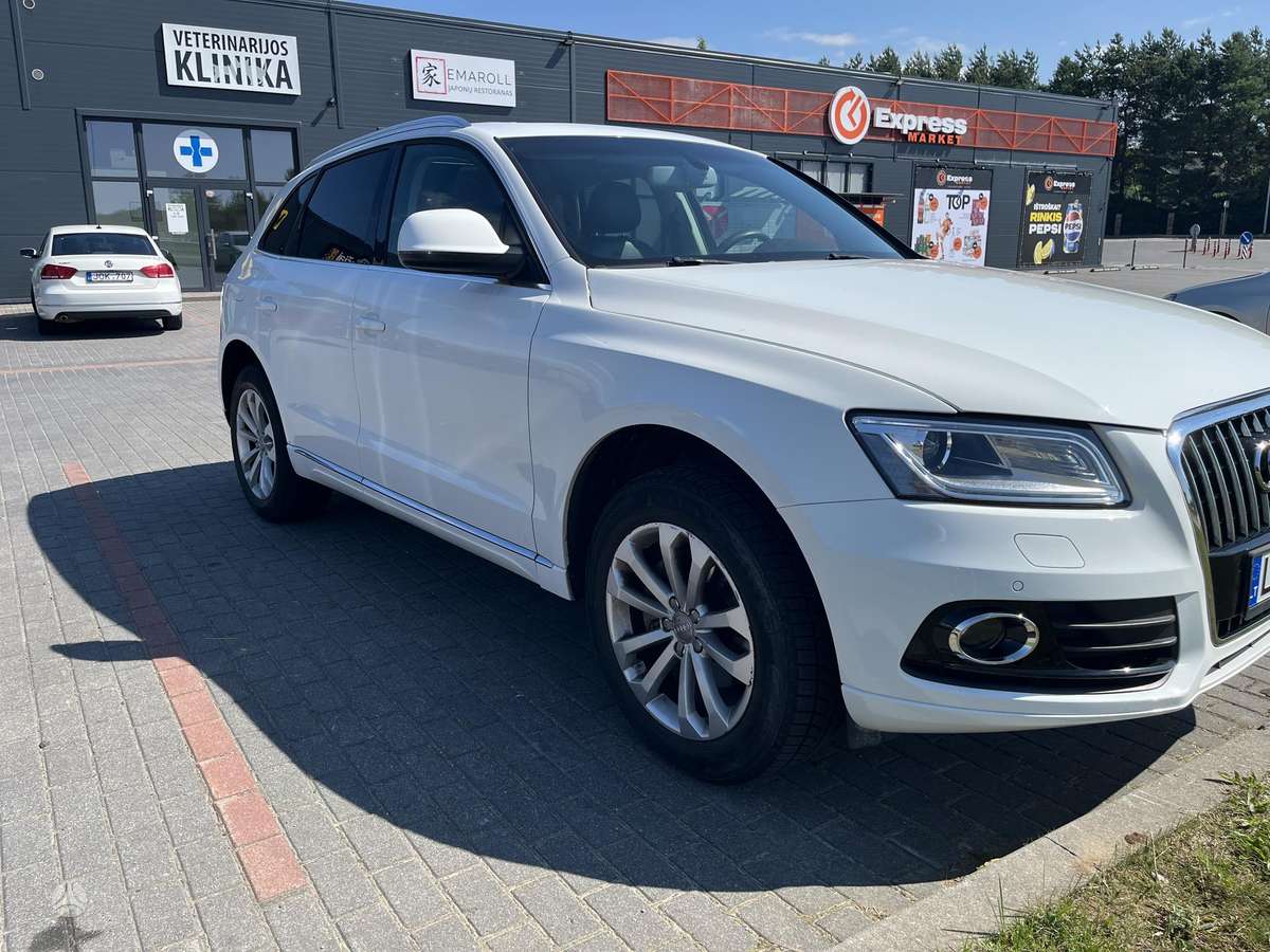 Audi Q5, 2.0 l., off-road / crossover